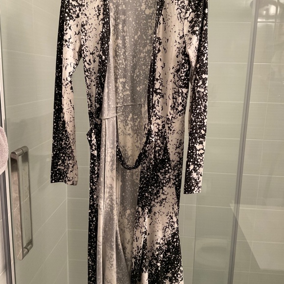 Diane Von Furstenberg Classic Wrap Dress - Picture 7 of 11